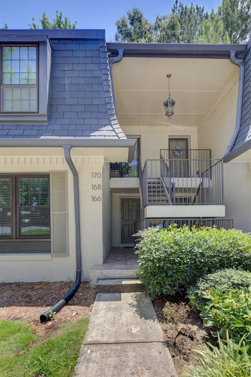 166 Maribeau Square NW