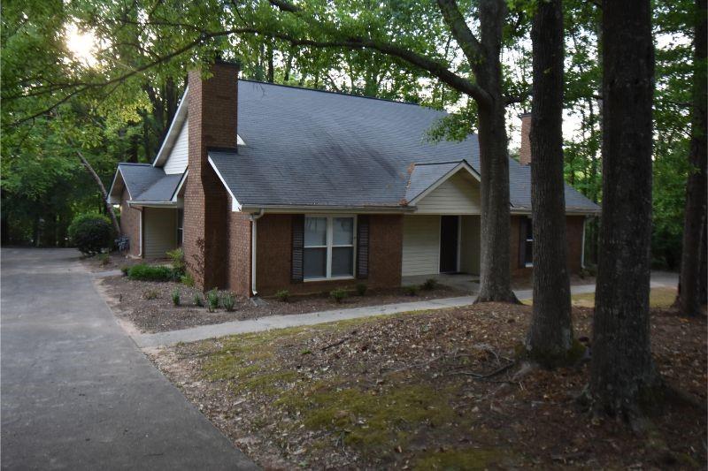 Under 1 mile walk to Avalon or Downtown Alpharetta. Enjoy living in Alpharetta in this incredible updated two - bedroom two bath duplex. The kitchen boasts new white cabinets, granite countertop, stainless appliances and a gas range. Luxury vinyl tile on main floor, carpet upstairs, bathroom showers are tile from floor to cieling with an all glass shower door. Spacious living in the heart of Alpharetta with quick access to GA 400, Alpharetta Hiway, and Webb Bridge Road.
