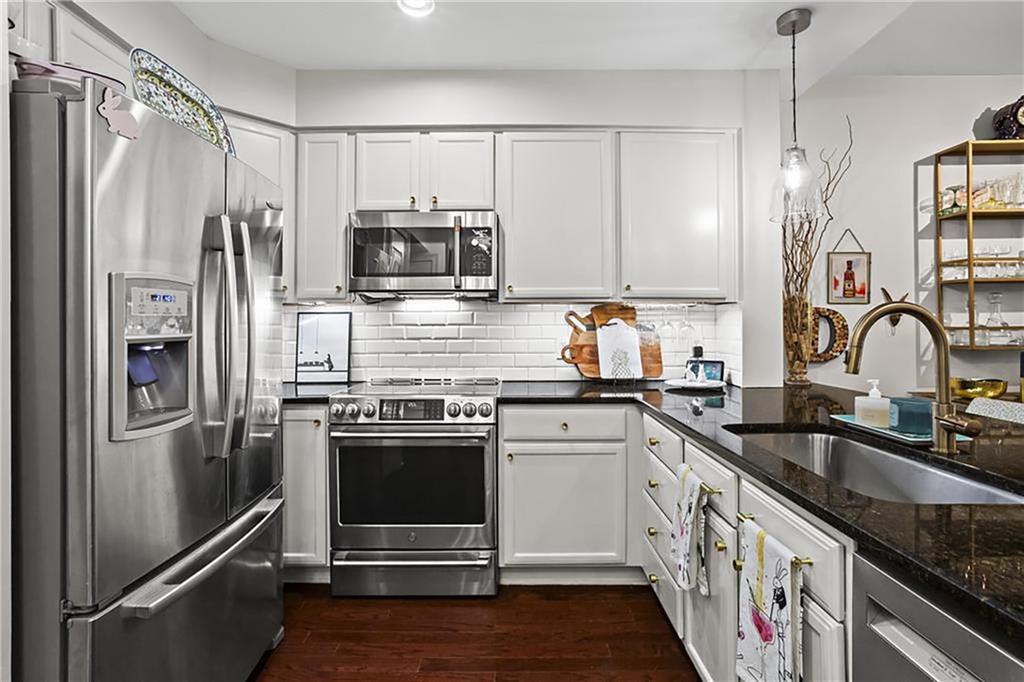 200 River Vista Drive 314