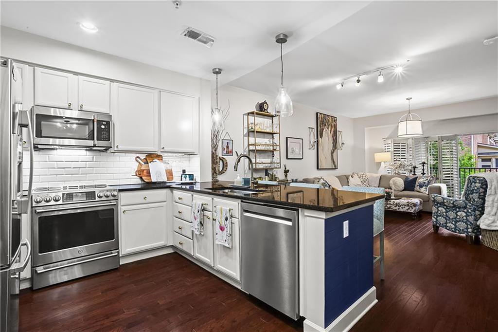 200 River Vista Drive 314