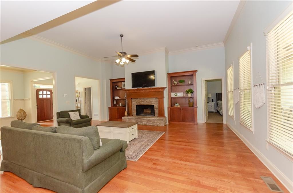 1404 Fairwinds Court