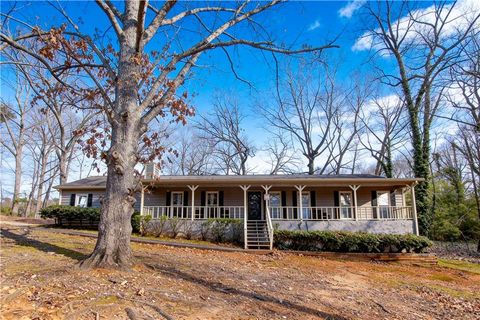 Homes For Sale - 4085 Bent Oak Court<br/> Douglas County, Douglasville, GA 30135