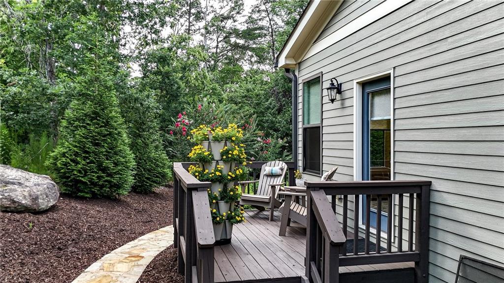 303 Trappers Bluff