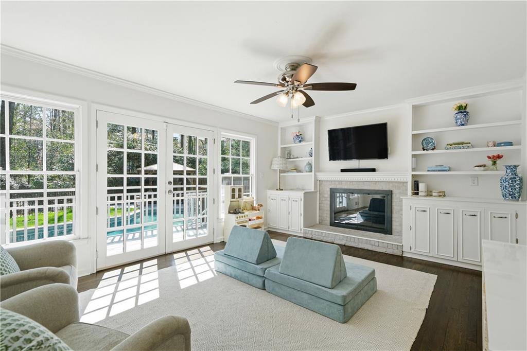 205 Berwick Drive NE