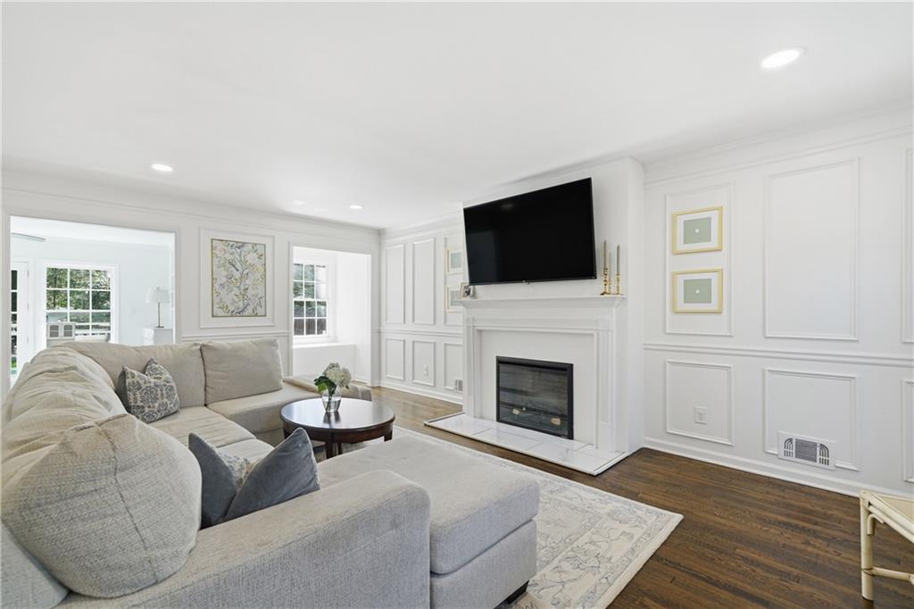 205 Berwick Drive NE