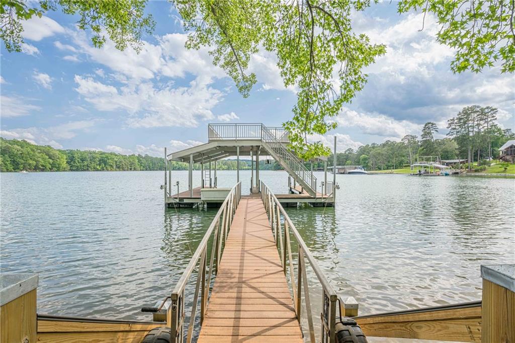 2555 Chattahoochee Lane