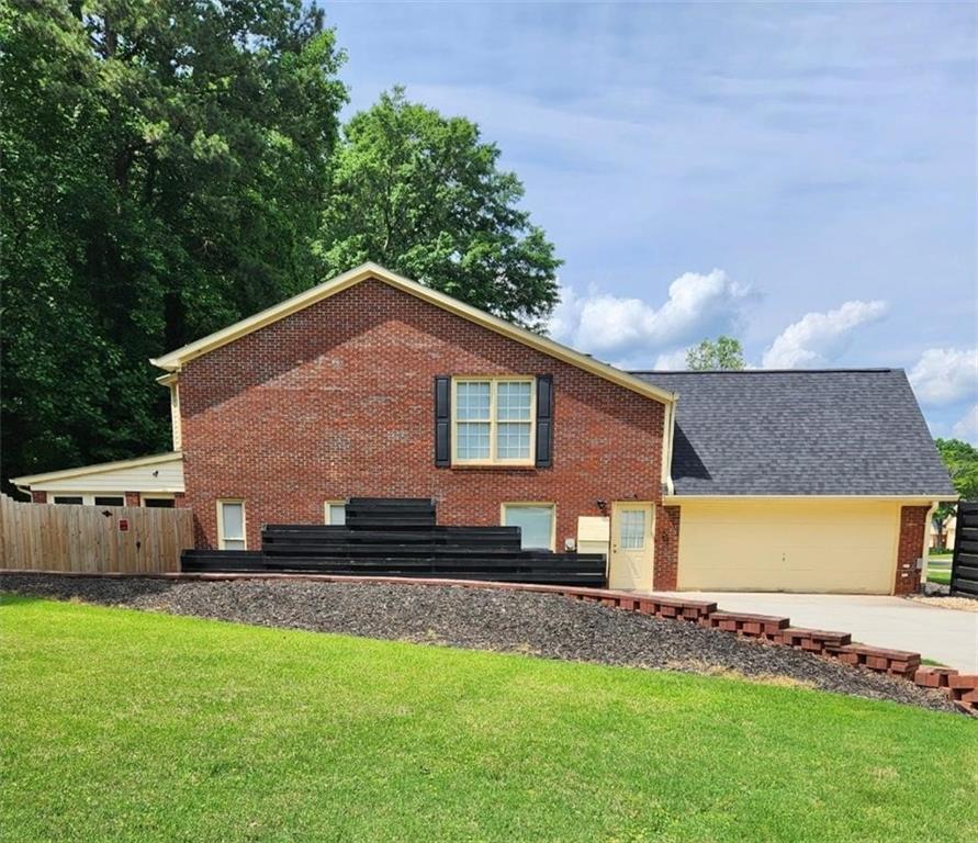 6210 Douglas Manor Court, Douglasville, Georgia image 2