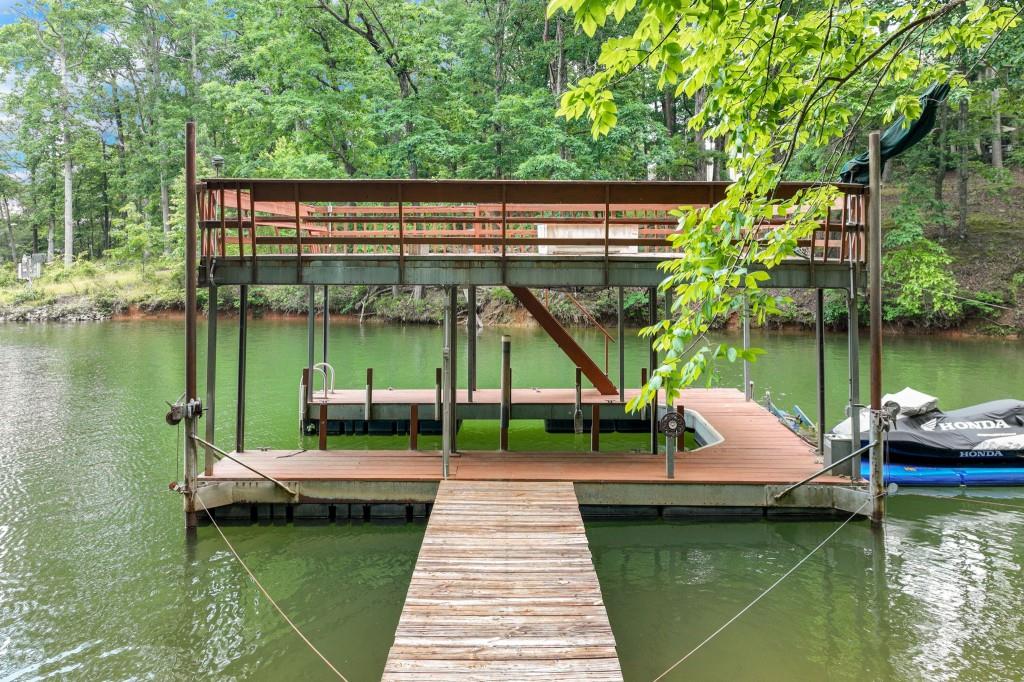 2230 Huntingdon Court
