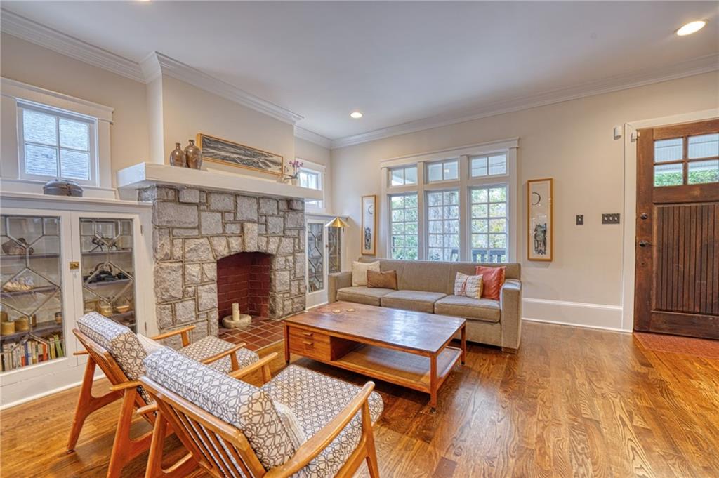 997 Blue Ridge Avenue NE