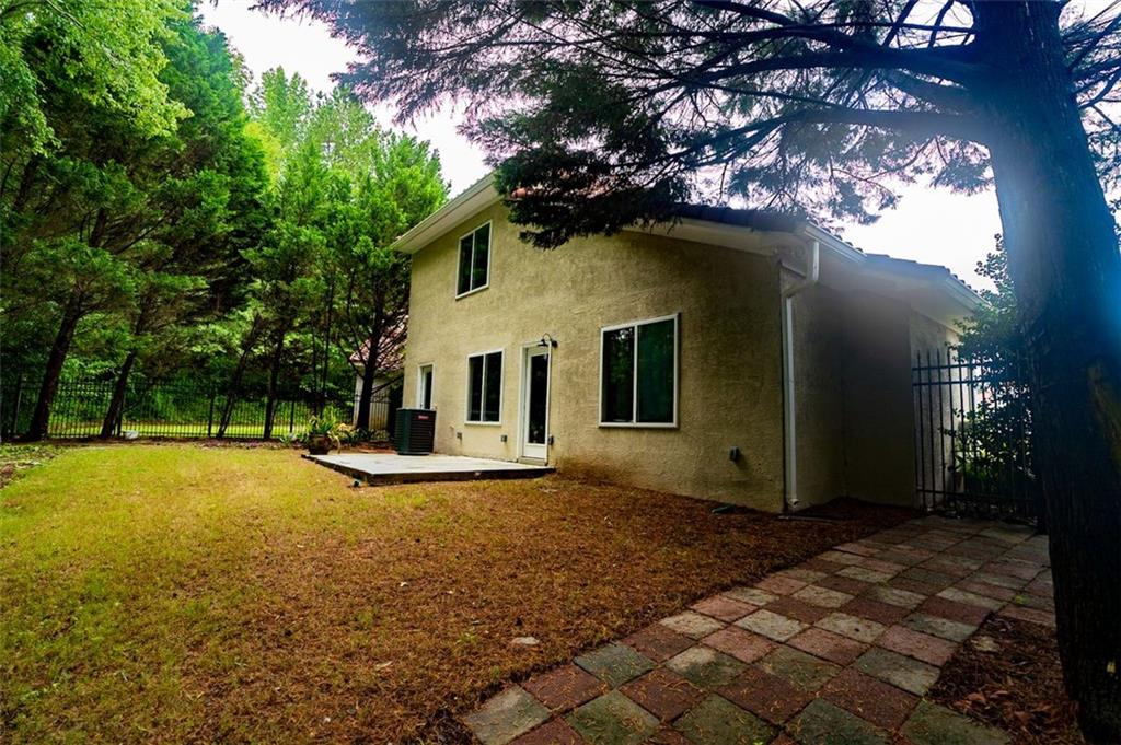 128 Garden Walk