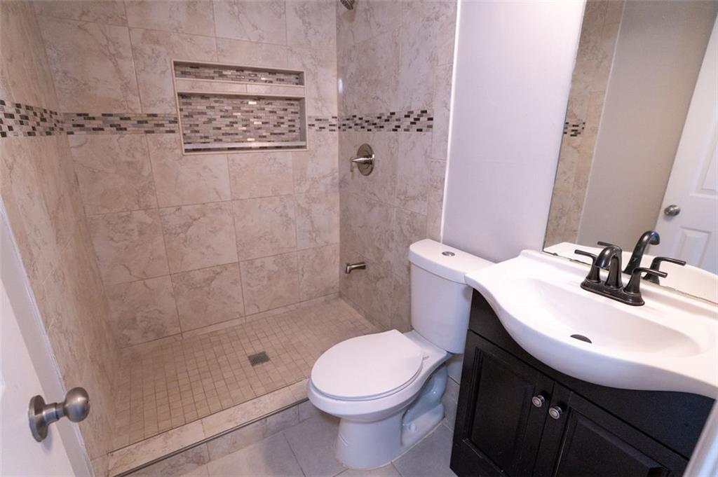 128 Garden Walk