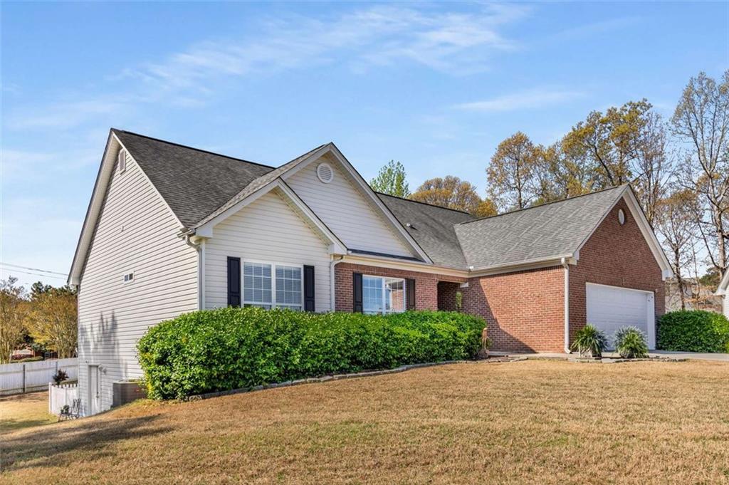 1232 Fountain View Drive, Lawrenceville, Georgia image 3