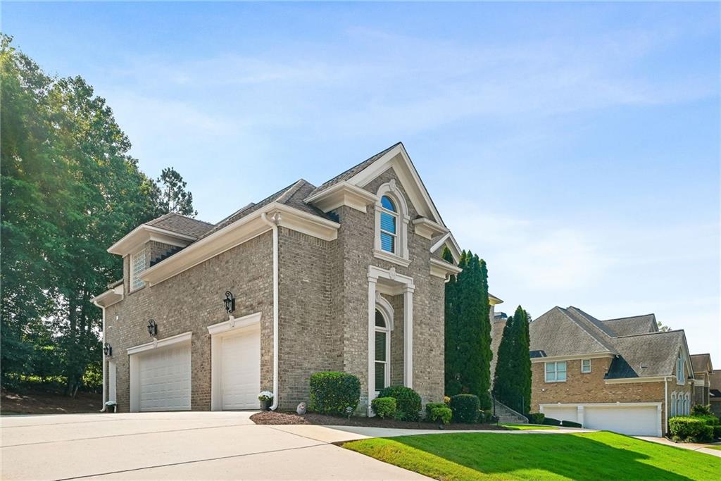 4528 Mossey Drive