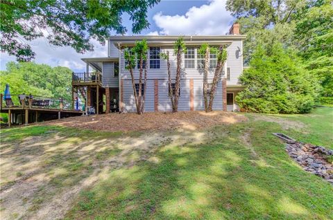 A home in Dacula