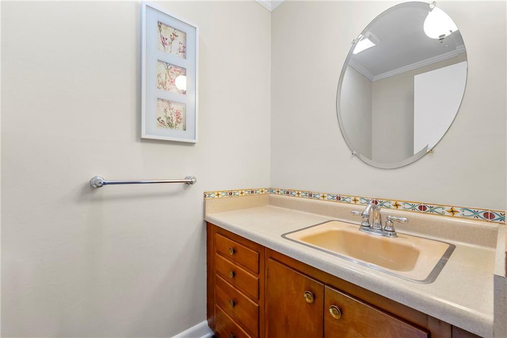3325 N Embry Circle, Atlanta, Georgia image 25