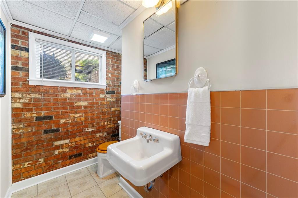 3325 N Embry Circle, Atlanta, Georgia image 26