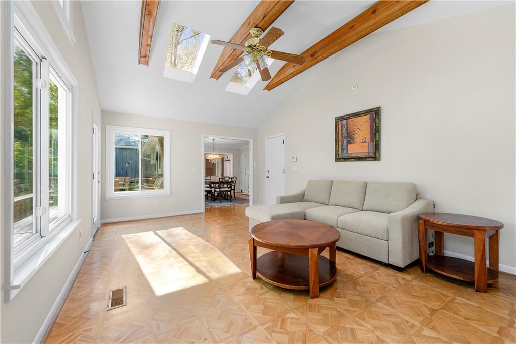 3325 N Embry Circle, Atlanta, Georgia image 15