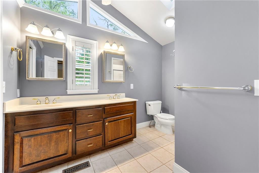 3325 N Embry Circle, Atlanta, Georgia image 20