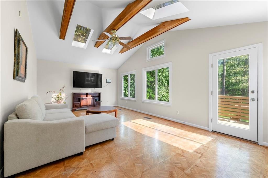 3325 N Embry Circle, Atlanta, Georgia image 14