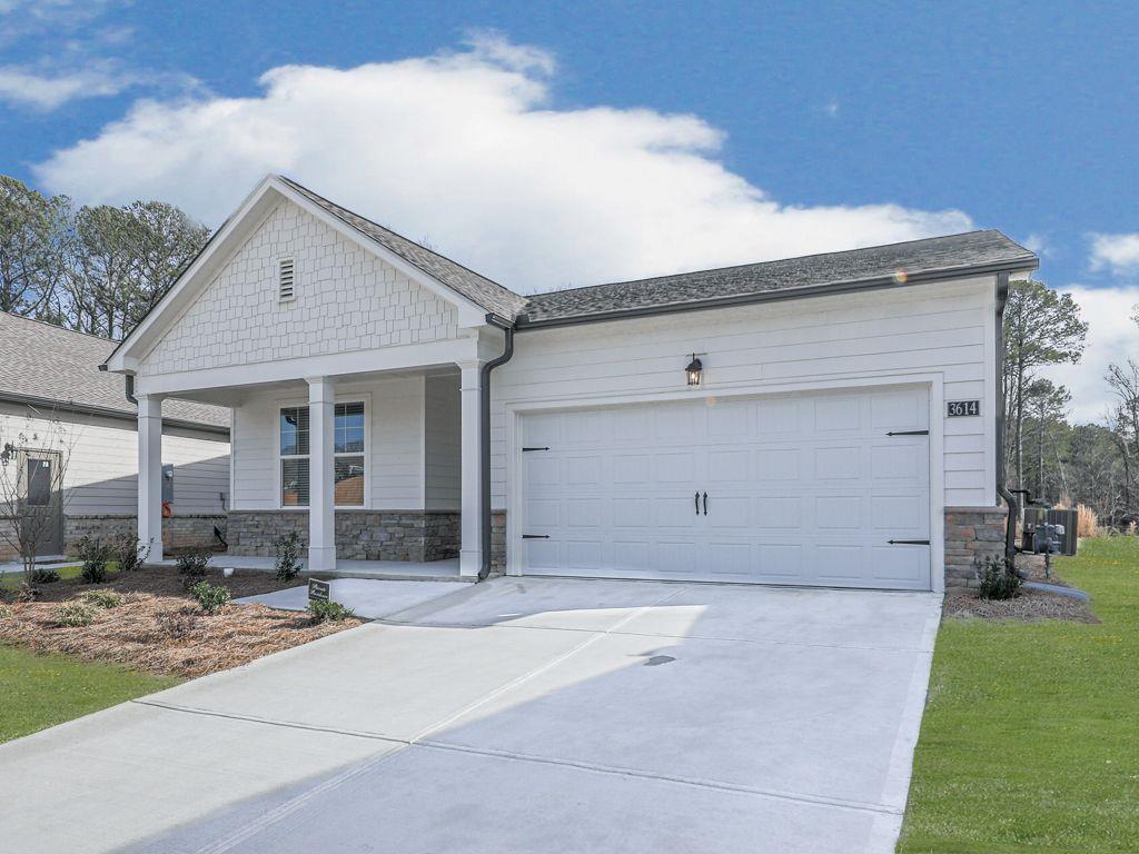 3614 Arrow Root Circle, Loganville, Georgia image 1