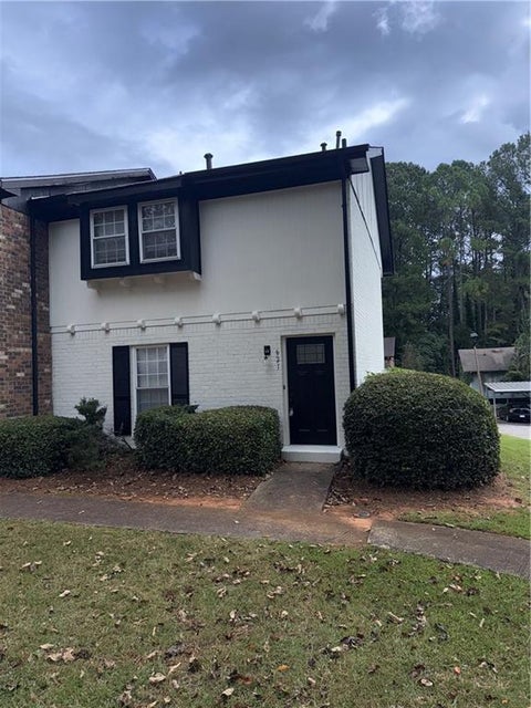Townhouse For Sale - 621 Garden Walk Drive<br/> Dekalb County, Stone Mountain, GA 30083
