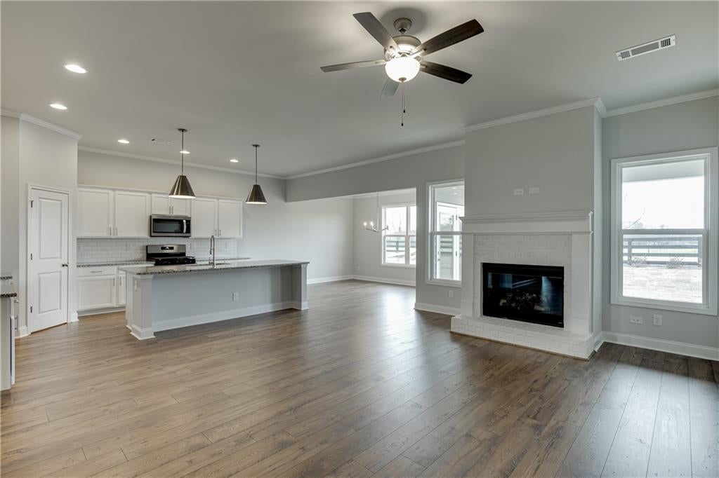210 Oakdale Road
