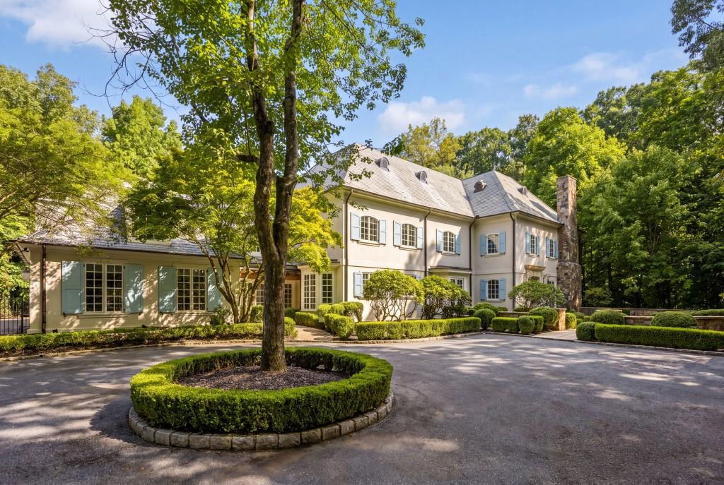 Photo 1 of 84 — 2485 W Wesley Road NW, Atlanta, GA 30327