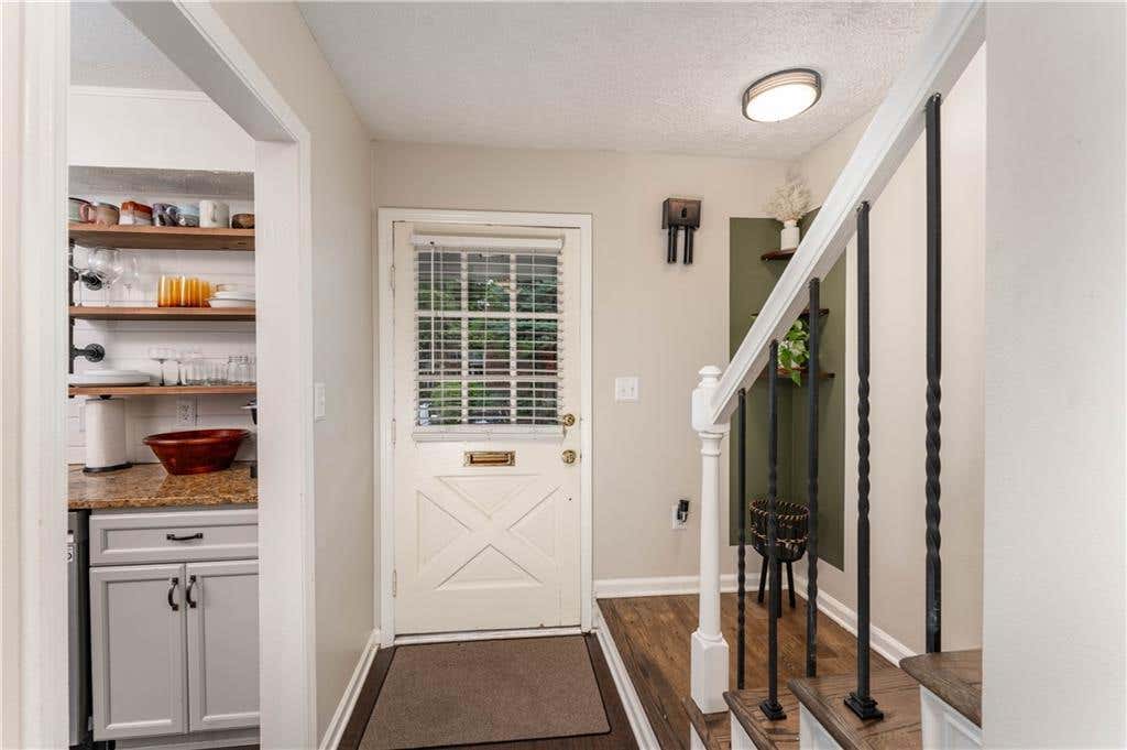 Photo of 6700 Roswell Road #17A, Atlanta, GA 30328 (MLS # 7785807)