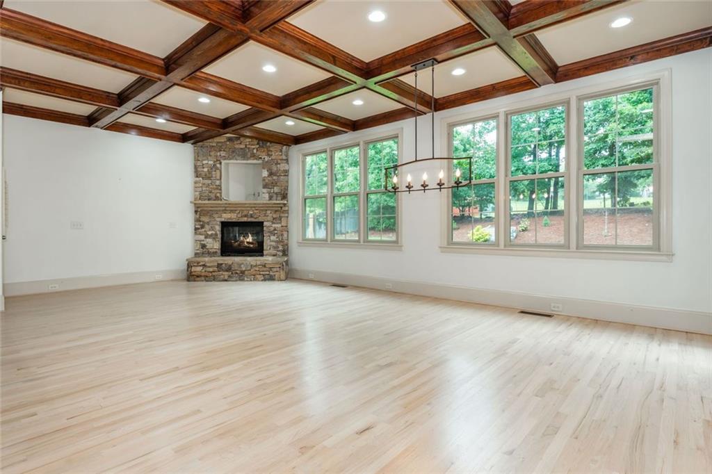 2688 Hidden Falls Drive, Buford, Georgia image 9