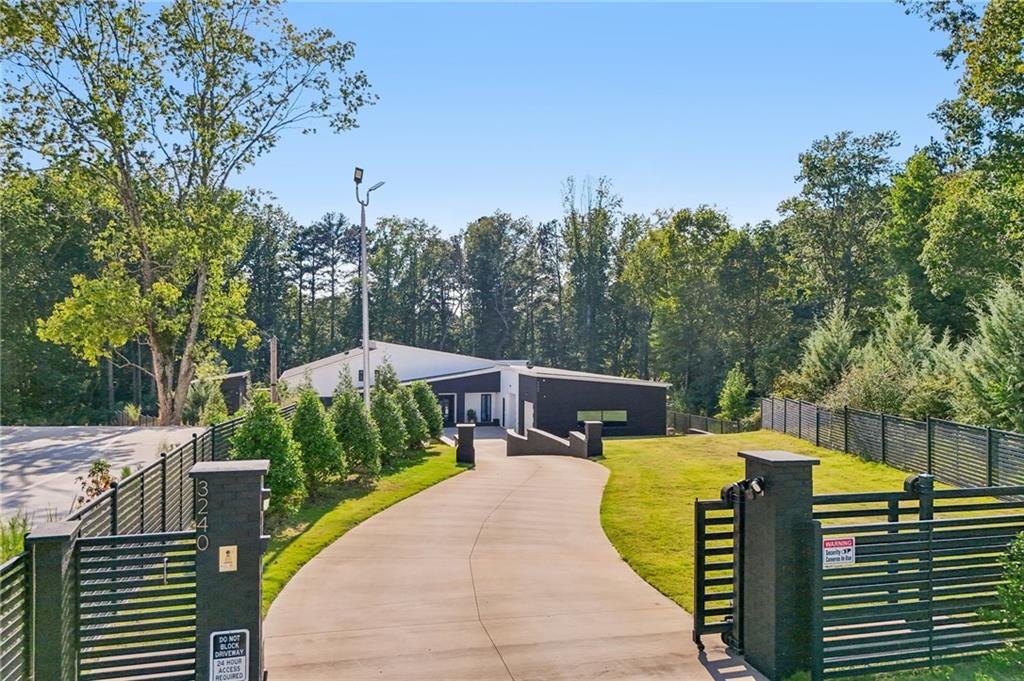 3240 Smithtown Rd
