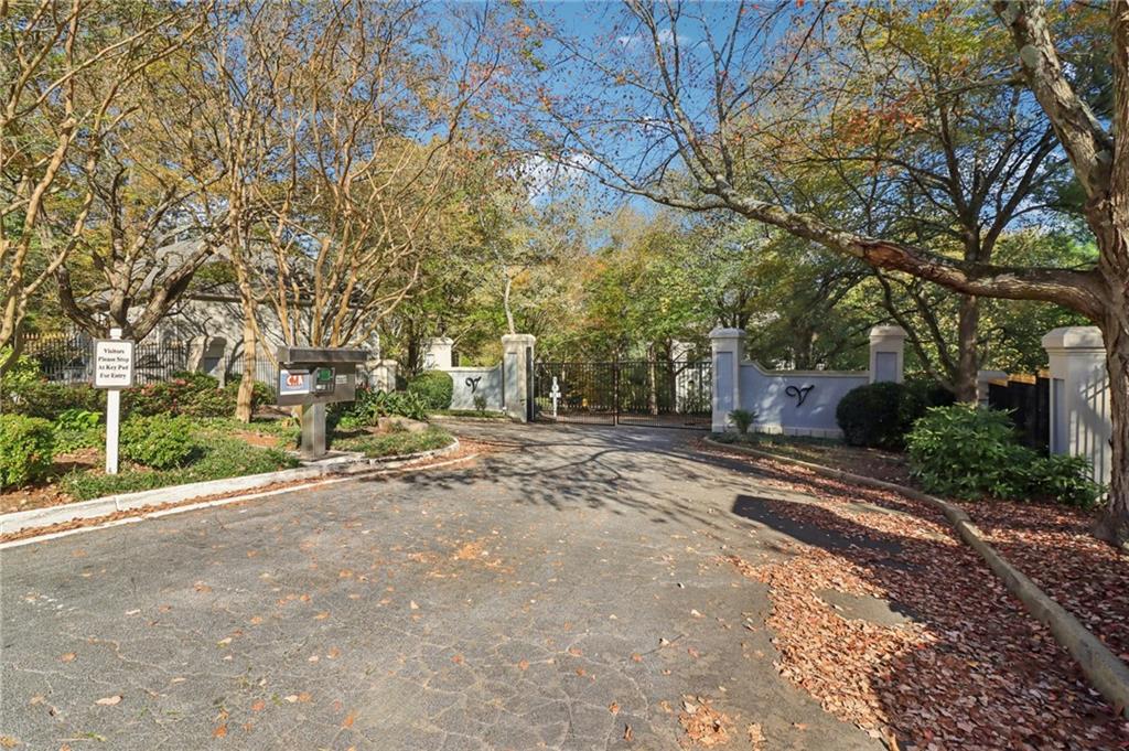 3071 Lenox Road NE 8