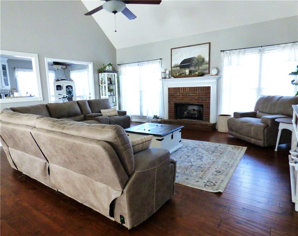 12 Green Apple Court