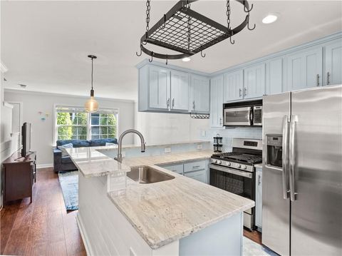 Townhouse For Rent - 2232 Dunseath Avenue #404<br/> Atlanta, GA 30318