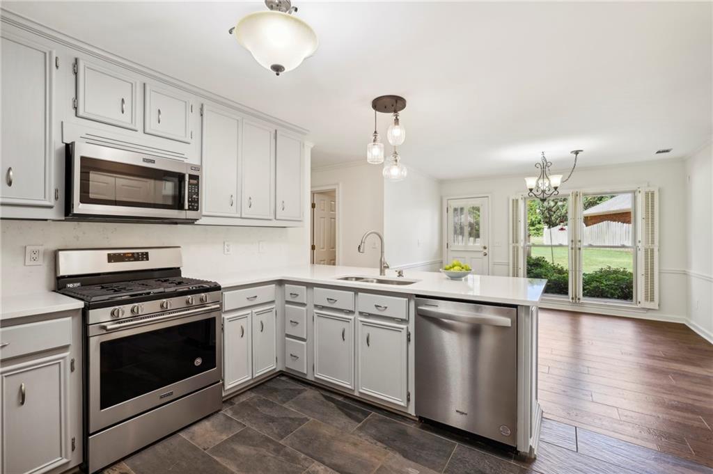 555 Brickleberry Lane, Roswell, Georgia image 10