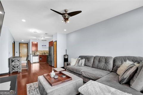 Condo For Sale - 898 Oak Street #3204<br/> Fulton County, Atlanta, GA 30310