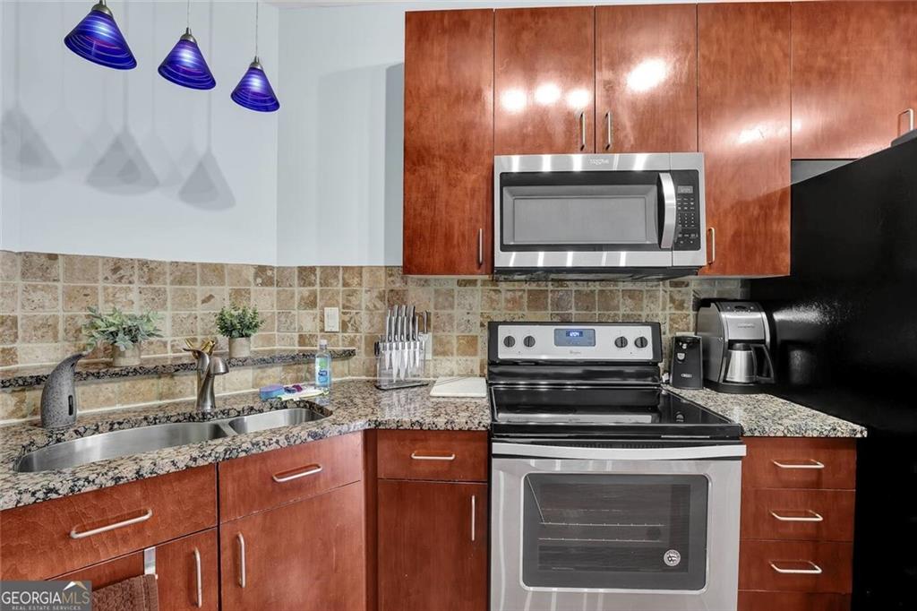 898 Oak Street SW 3204