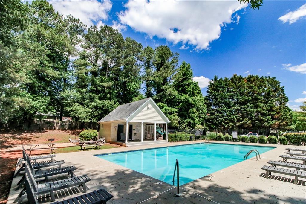 2204 Dresden Green, Kennesaw, Georgia image 31