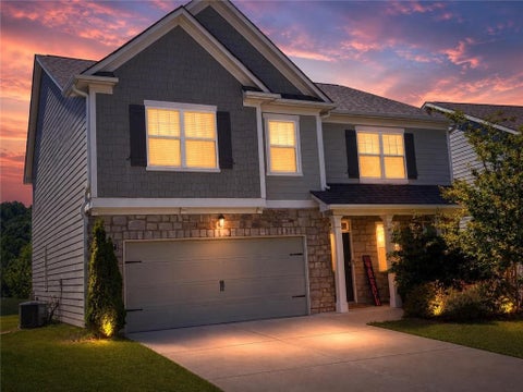 Homes For Sale - 6817 Scarlet Oak Way<br/> Hall County, Flowery Branch, GA 30542