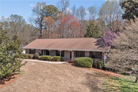 Photo of 1055 Hunterhill Drive, Roswell, GA 30075 (MLS # 7735668)