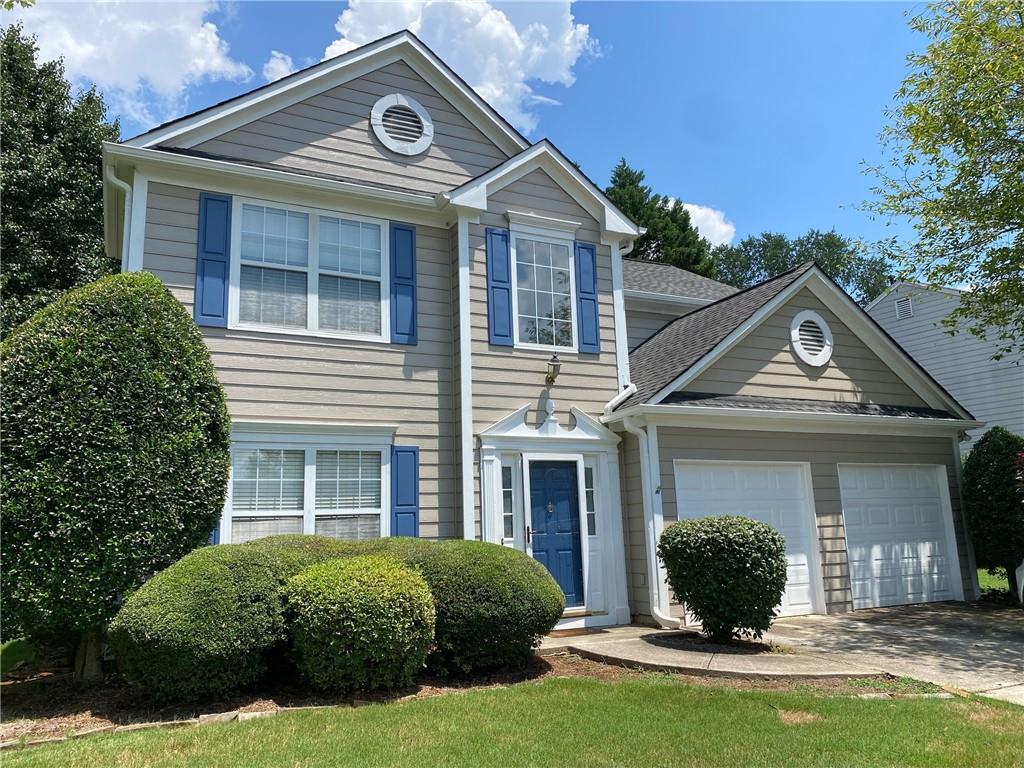 Snellville,Swim/Tennis, 3 bedroom 2.5 bath in the Brookwood school district, two story foyer, open floor plan, arched openings. Main level has hardwood floors throughout, fireplace in the family room. Stainless steel appliances, granite countertops. Spacious master bath, separate tub and shower, walk-in closet.Two additional bedrooms and full bath are located on the second floor along with upstairs laundry room. Level lot with privacy fence.