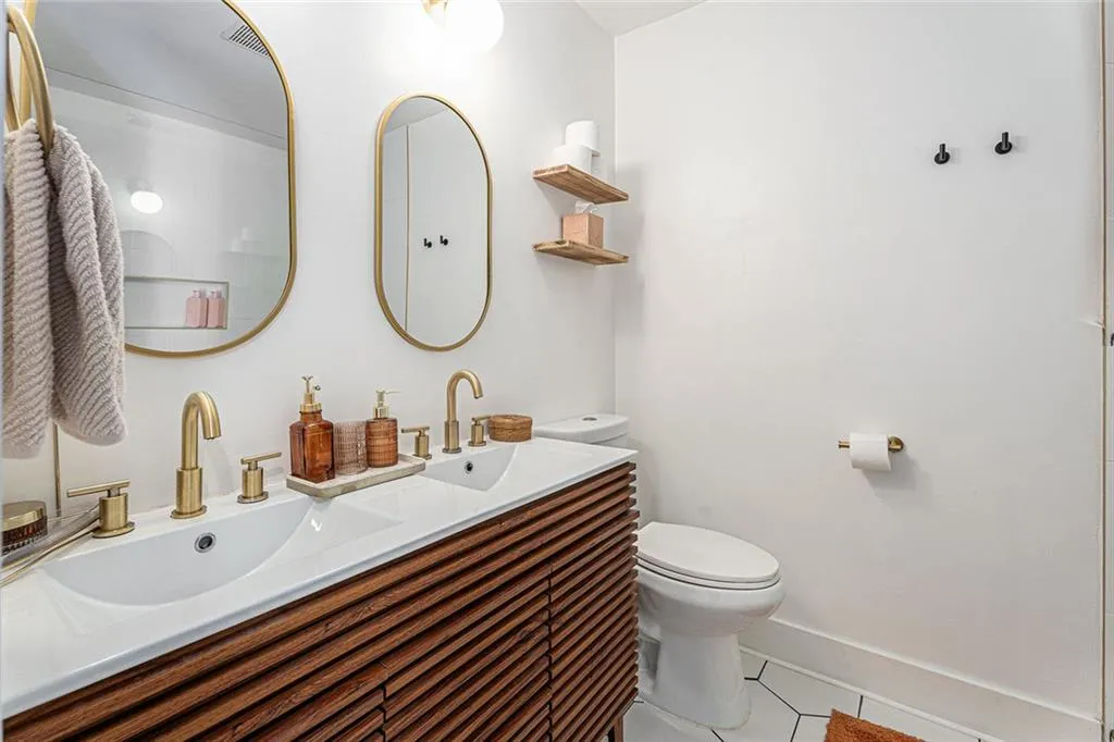 Atlanta, Georgia 30324, United States, 4 Bedrooms Bedrooms, ,2 BathroomsBathrooms,Residential,Active,126518