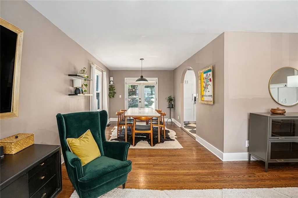 Atlanta, Georgia 30324, United States, 4 Bedrooms Bedrooms, ,2 BathroomsBathrooms,Residential,Active,126518