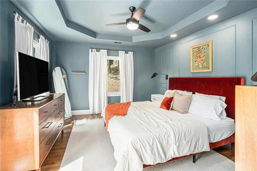 Atlanta, Georgia 30324, United States, 4 Bedrooms Bedrooms, ,2 BathroomsBathrooms,Residential,Active,126518