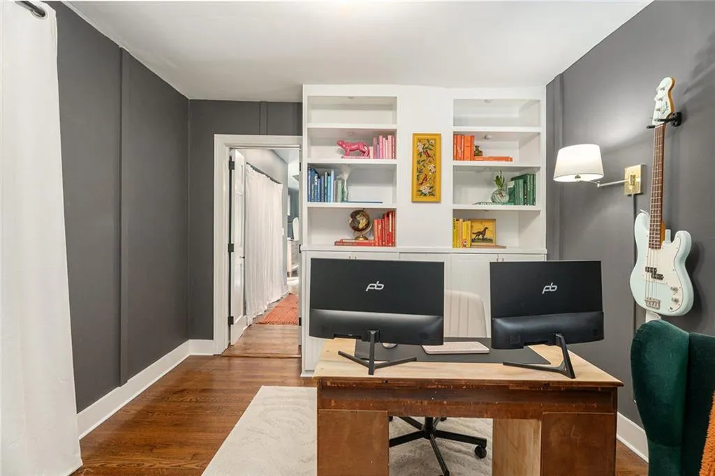 Atlanta, Georgia 30324, United States, 4 Bedrooms Bedrooms, ,2 BathroomsBathrooms,Residential,Active,126518