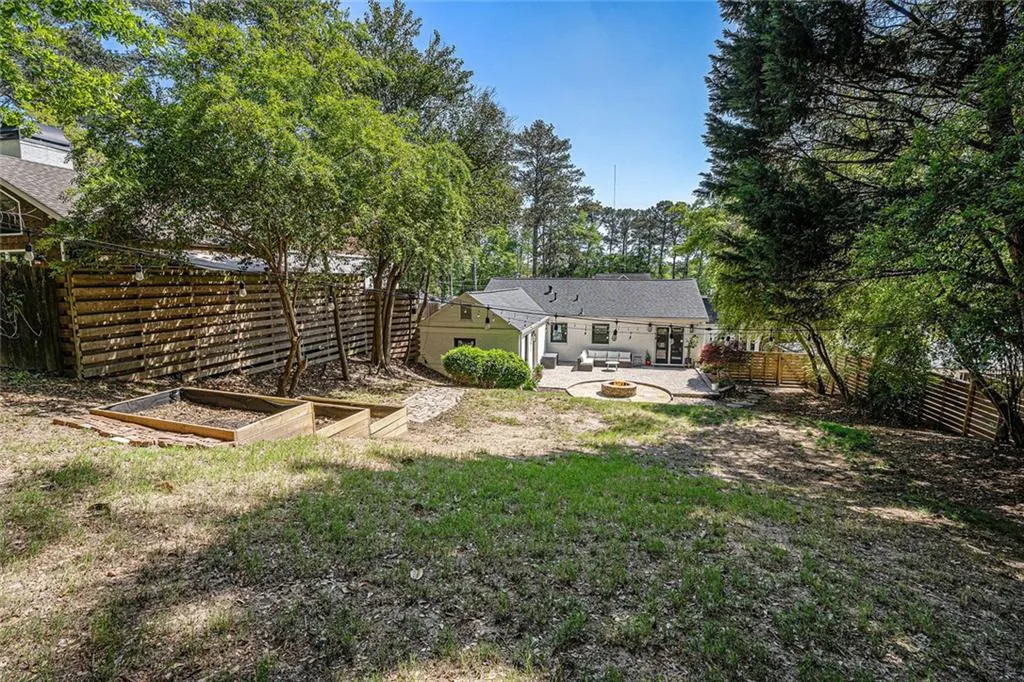 Atlanta, Georgia 30324, United States, 4 Bedrooms Bedrooms, ,2 BathroomsBathrooms,Residential,Active,126518