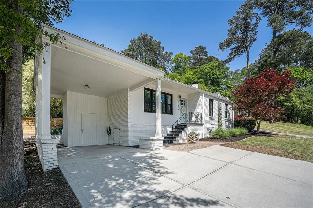 Atlanta, Georgia 30324, United States, 4 Bedrooms Bedrooms, ,2 BathroomsBathrooms,Residential,Active,126518