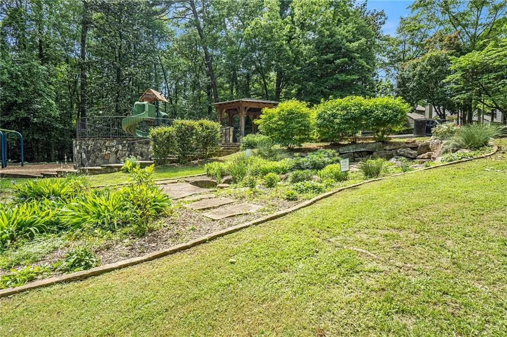 Atlanta, Georgia 30324, United States, 4 Bedrooms Bedrooms, ,2 BathroomsBathrooms,Residential,Active,126518