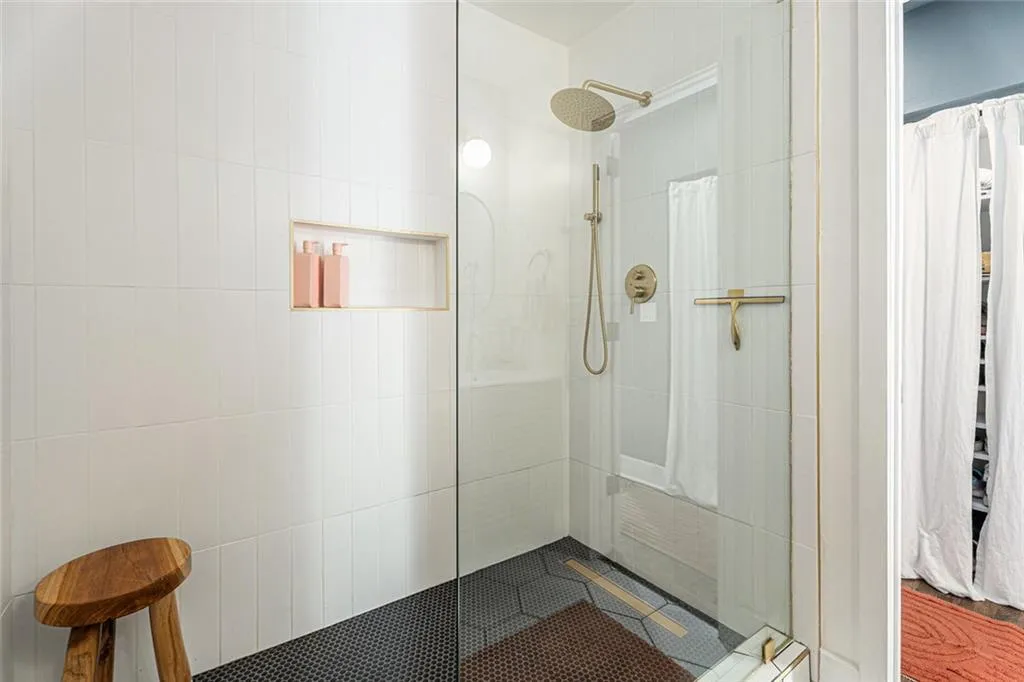 Atlanta, Georgia 30324, United States, 4 Bedrooms Bedrooms, ,2 BathroomsBathrooms,Residential,Active,126518