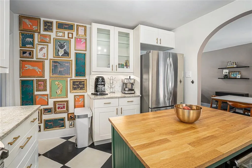 Atlanta, Georgia 30324, United States, 4 Bedrooms Bedrooms, ,2 BathroomsBathrooms,Residential,Active,126518