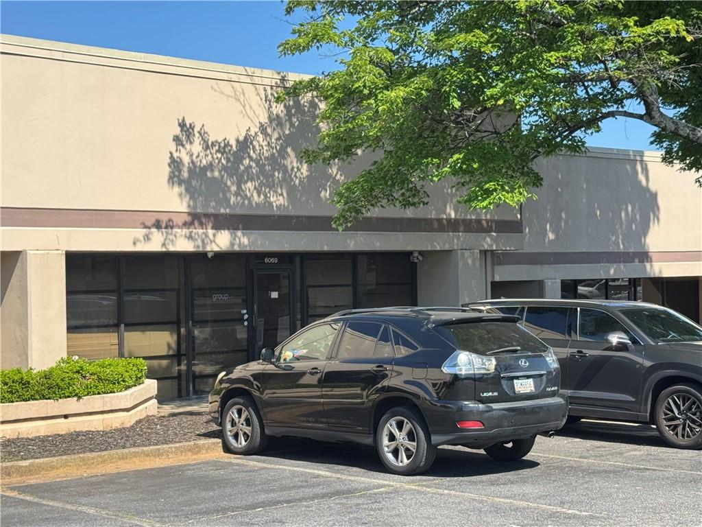 6069 Oakbrook Parkway